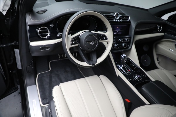 New 2024 Bentley Bentayga EWB Azure V8 for sale $317,660 at Alfa Romeo of Westport in Westport CT 06880 22