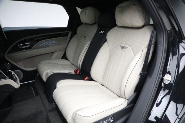 New 2024 Bentley Bentayga EWB Azure V8 for sale $317,660 at Alfa Romeo of Westport in Westport CT 06880 28