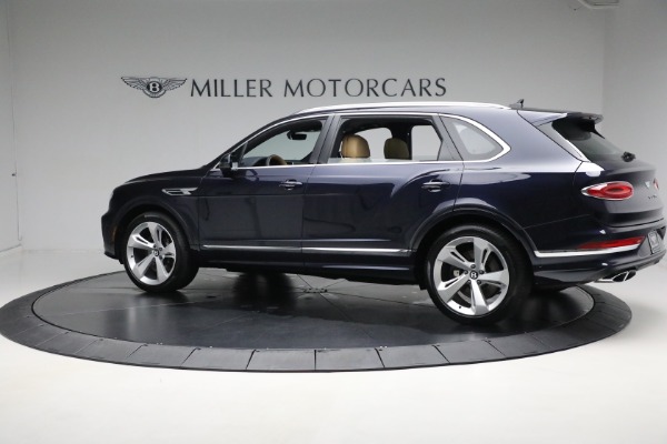 New 2024 Bentley Bentayga EWB V8 for sale $271,585 at Alfa Romeo of Westport in Westport CT 06880 5