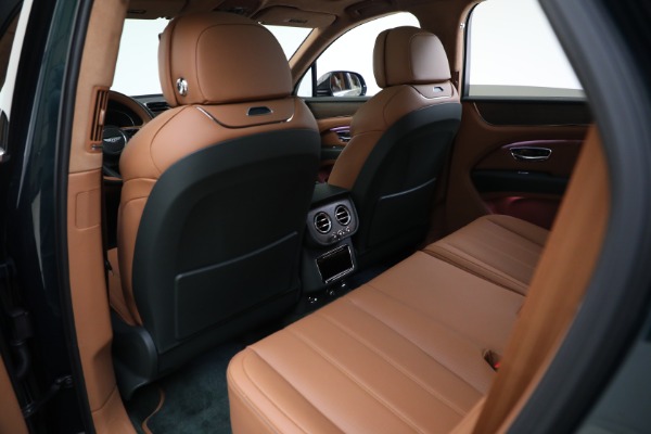 New 2024 Bentley Bentayga V8 for sale $252,225 at Alfa Romeo of Westport in Westport CT 06880 20