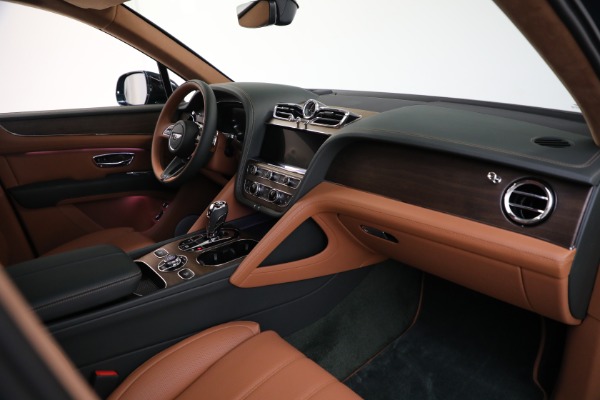 New 2024 Bentley Bentayga V8 for sale $252,225 at Alfa Romeo of Westport in Westport CT 06880 25