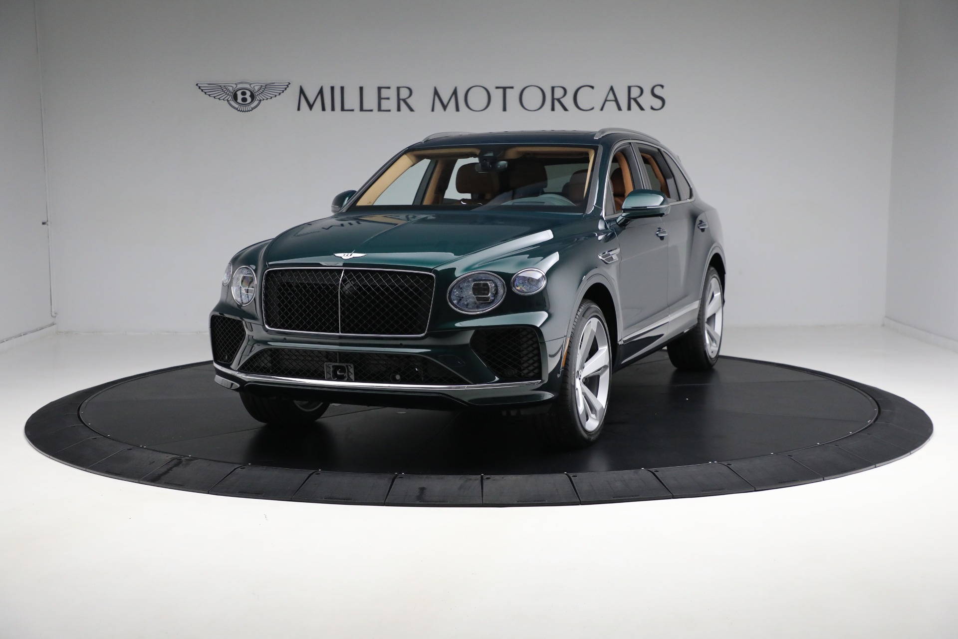 New 2024 Bentley Bentayga V8 for sale $252,225 at Alfa Romeo of Westport in Westport CT 06880 1