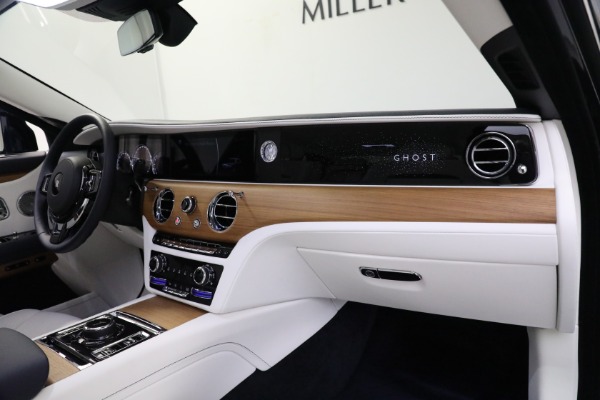 Used 2022 Rolls-Royce Ghost for sale Sold at Alfa Romeo of Westport in Westport CT 06880 23