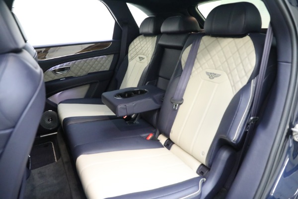 Used 2021 Bentley Bentayga V8 for sale Sold at Alfa Romeo of Westport in Westport CT 06880 16