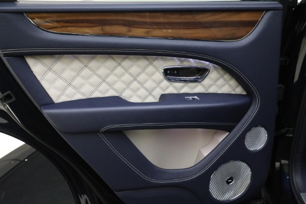 Used 2021 Bentley Bentayga V8 for sale Sold at Alfa Romeo of Westport in Westport CT 06880 17