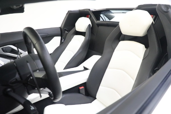 Used 2013 Lamborghini Aventador LP 700-4 for sale Sold at Alfa Romeo of Westport in Westport CT 06880 19
