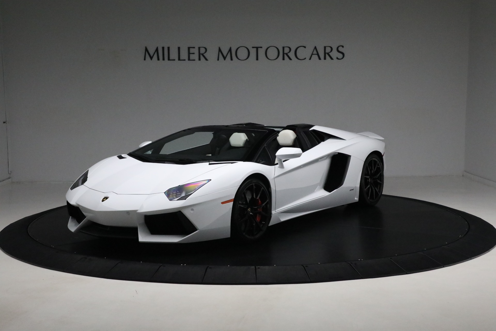 Used 2013 Lamborghini Aventador LP 700-4 for sale Sold at Alfa Romeo of Westport in Westport CT 06880 1