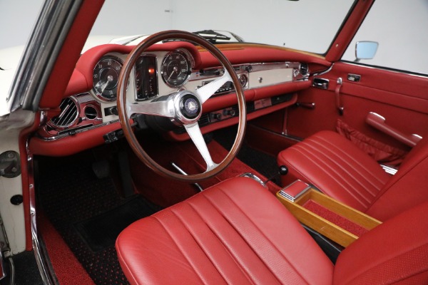 Used 1970 Mercedes-Benz 280 SL for sale Sold at Alfa Romeo of Westport in Westport CT 06880 17