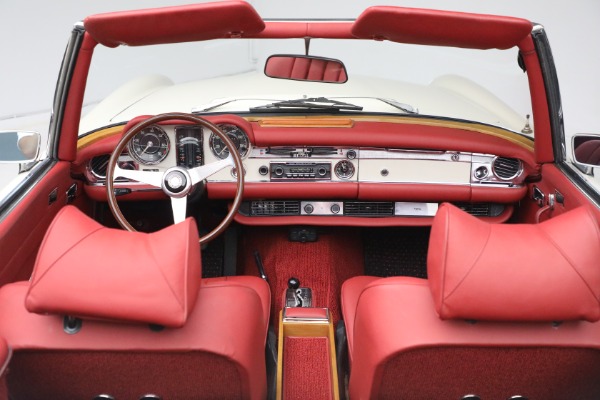 Used 1970 Mercedes-Benz 280 SL for sale Sold at Alfa Romeo of Westport in Westport CT 06880 22