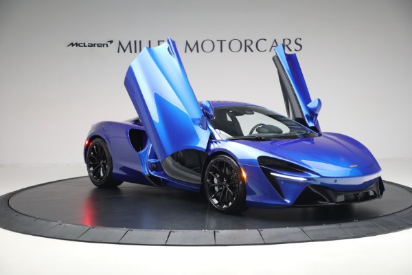 New 2025 McLaren Artura for sale Sold at Alfa Romeo of Westport in Westport CT 06880 16