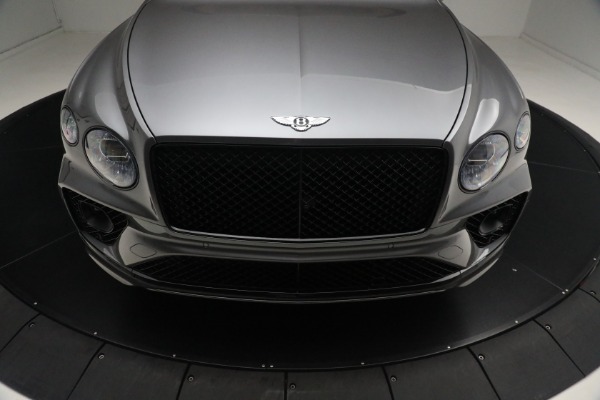 Used 2023 Bentley Bentayga Azure Hybrid for sale $159,900 at Alfa Romeo of Westport in Westport CT 06880 16