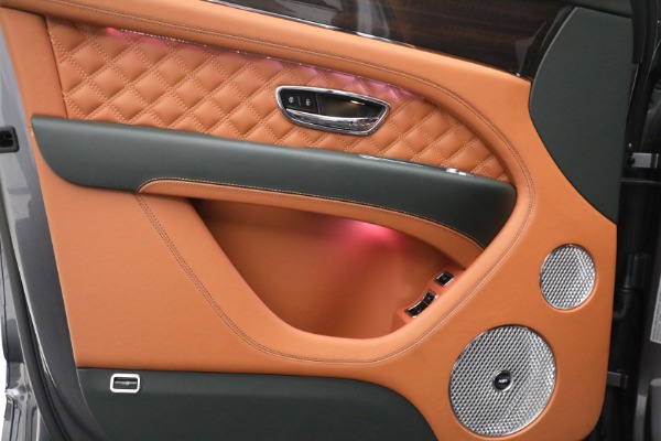 Used 2023 Bentley Bentayga Azure Hybrid for sale $159,900 at Alfa Romeo of Westport in Westport CT 06880 22