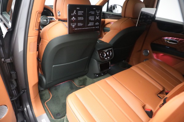 Used 2023 Bentley Bentayga Azure Hybrid for sale $159,900 at Alfa Romeo of Westport in Westport CT 06880 27