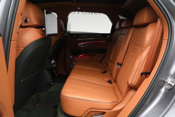 Used 2023 Bentley Bentayga Azure Hybrid for sale $159,900 at Alfa Romeo of Westport in Westport CT 06880 28