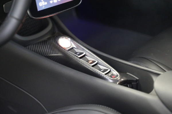 Used 2025 McLaren Artura TechLux for sale $227,900 at Alfa Romeo of Westport in Westport CT 06880 28