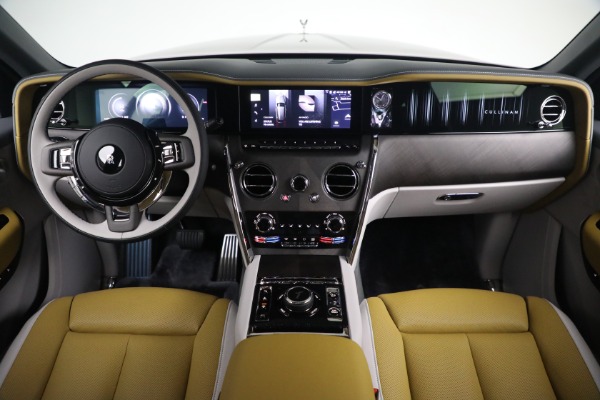 Used 2025 Rolls-Royce Cullinan for sale Sold at Alfa Romeo of Westport in Westport CT 06880 4