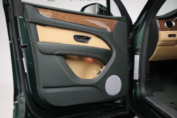 New 2025 Bentley Bentayga V8 for sale Sold at Alfa Romeo of Westport in Westport CT 06880 14