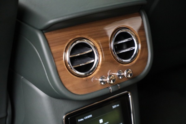 New 2025 Bentley Bentayga V8 for sale Sold at Alfa Romeo of Westport in Westport CT 06880 23