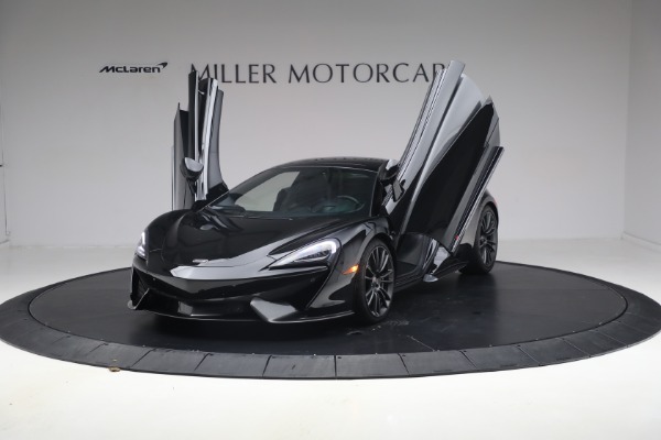 Used 2018 McLaren 570S Spider for sale Sold at Alfa Romeo of Westport in Westport CT 06880 14