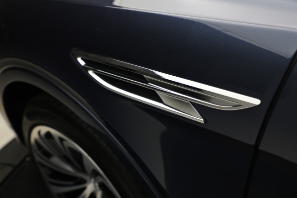 New 2025 Bentley Bentayga EWB Azure V8 for sale Sold at Alfa Romeo of Westport in Westport CT 06880 15