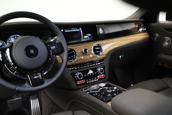 Used 2024 Rolls-Royce Ghost for sale $305,900 at Alfa Romeo of Westport in Westport CT 06880 12