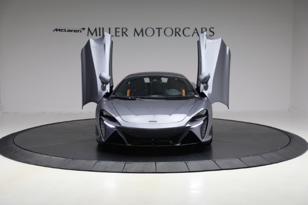 Used 2025 McLaren Artura Vision for sale $292,398 at Alfa Romeo of Westport in Westport CT 06880 13