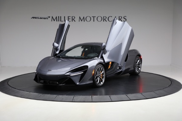 Used 2025 McLaren Artura Vision for sale $292,398 at Alfa Romeo of Westport in Westport CT 06880 14