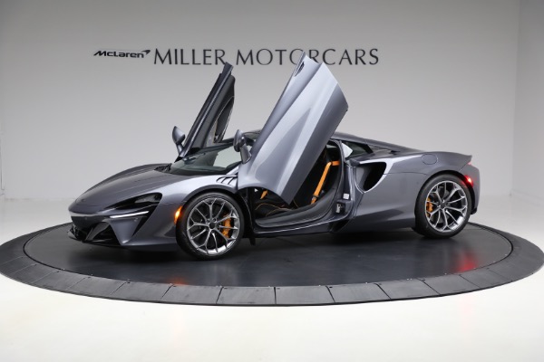 Used 2025 McLaren Artura Vision for sale $292,398 at Alfa Romeo of Westport in Westport CT 06880 15