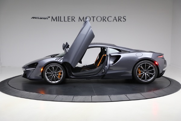 Used 2025 McLaren Artura Vision for sale $292,398 at Alfa Romeo of Westport in Westport CT 06880 16