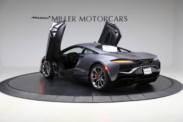 Used 2025 McLaren Artura Vision for sale $292,398 at Alfa Romeo of Westport in Westport CT 06880 18