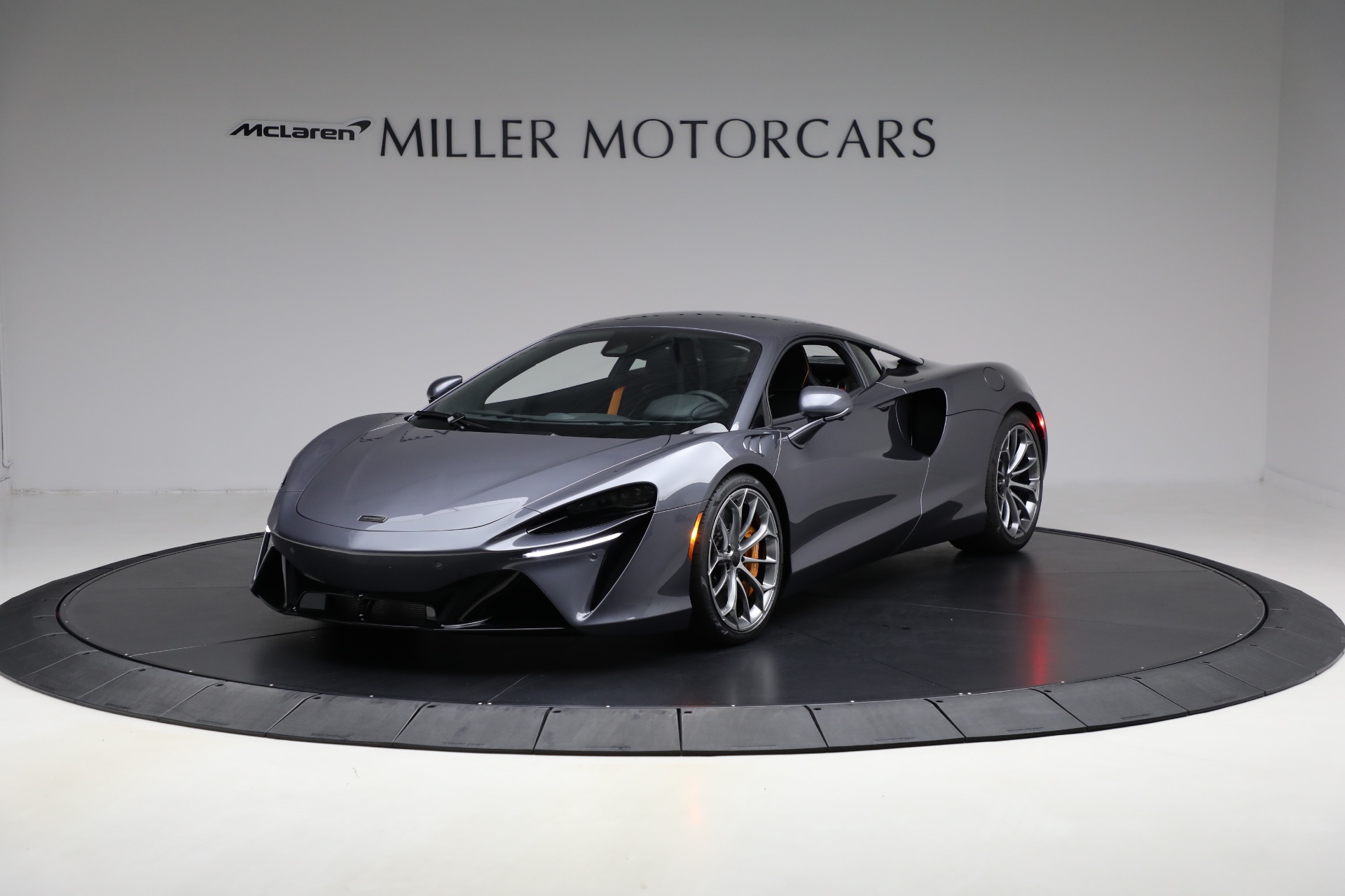 Used 2025 McLaren Artura Vision for sale $292,398 at Alfa Romeo of Westport in Westport CT 06880 1