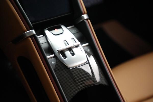 Used 2024 Ferrari Roma Spider for sale $297,900 at Alfa Romeo of Westport in Westport CT 06880 25