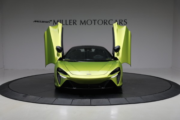 Used 2024 McLaren Artura Performance for sale Sold at Alfa Romeo of Westport in Westport CT 06880 13