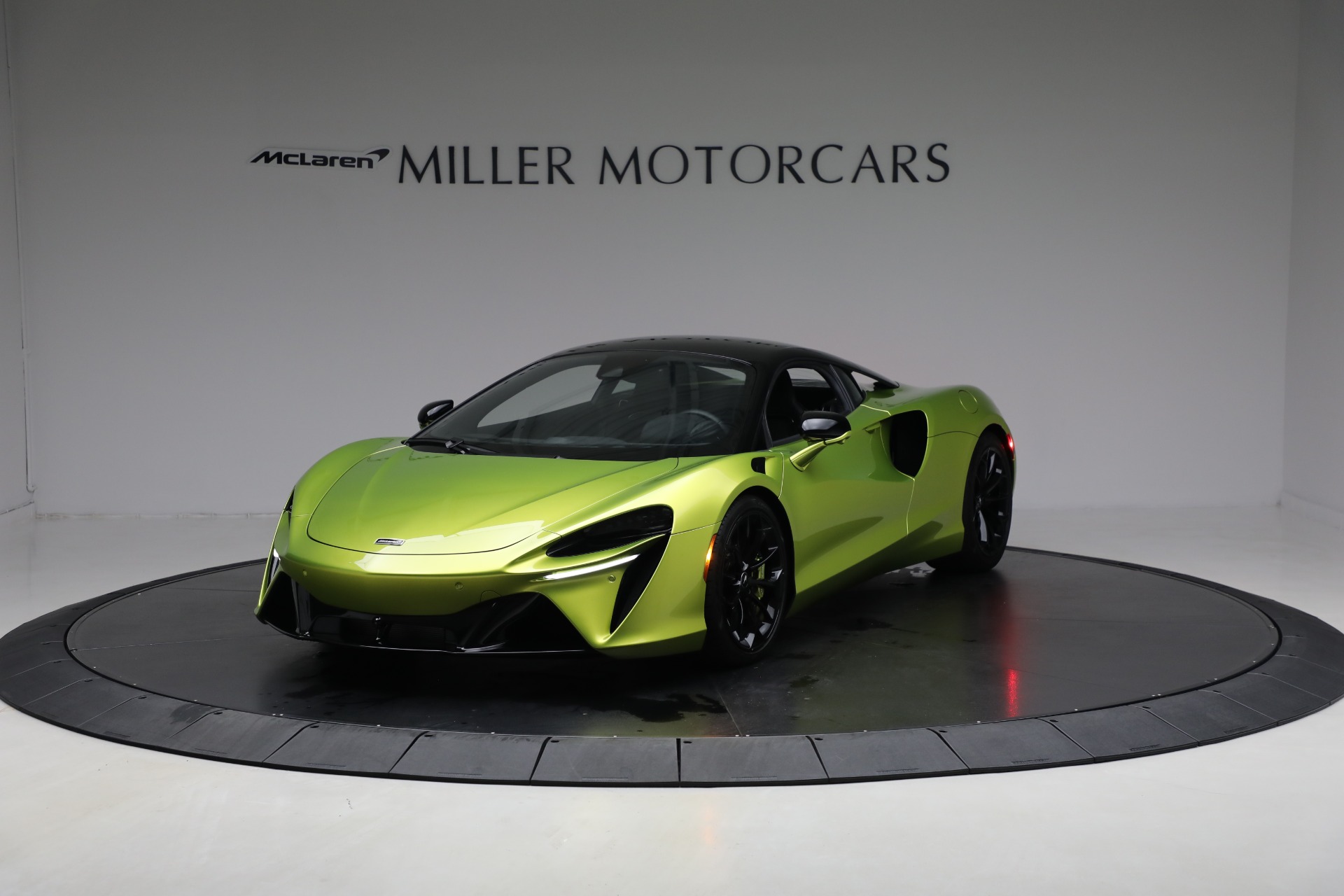 Used 2024 McLaren Artura Performance for sale Sold at Alfa Romeo of Westport in Westport CT 06880 1