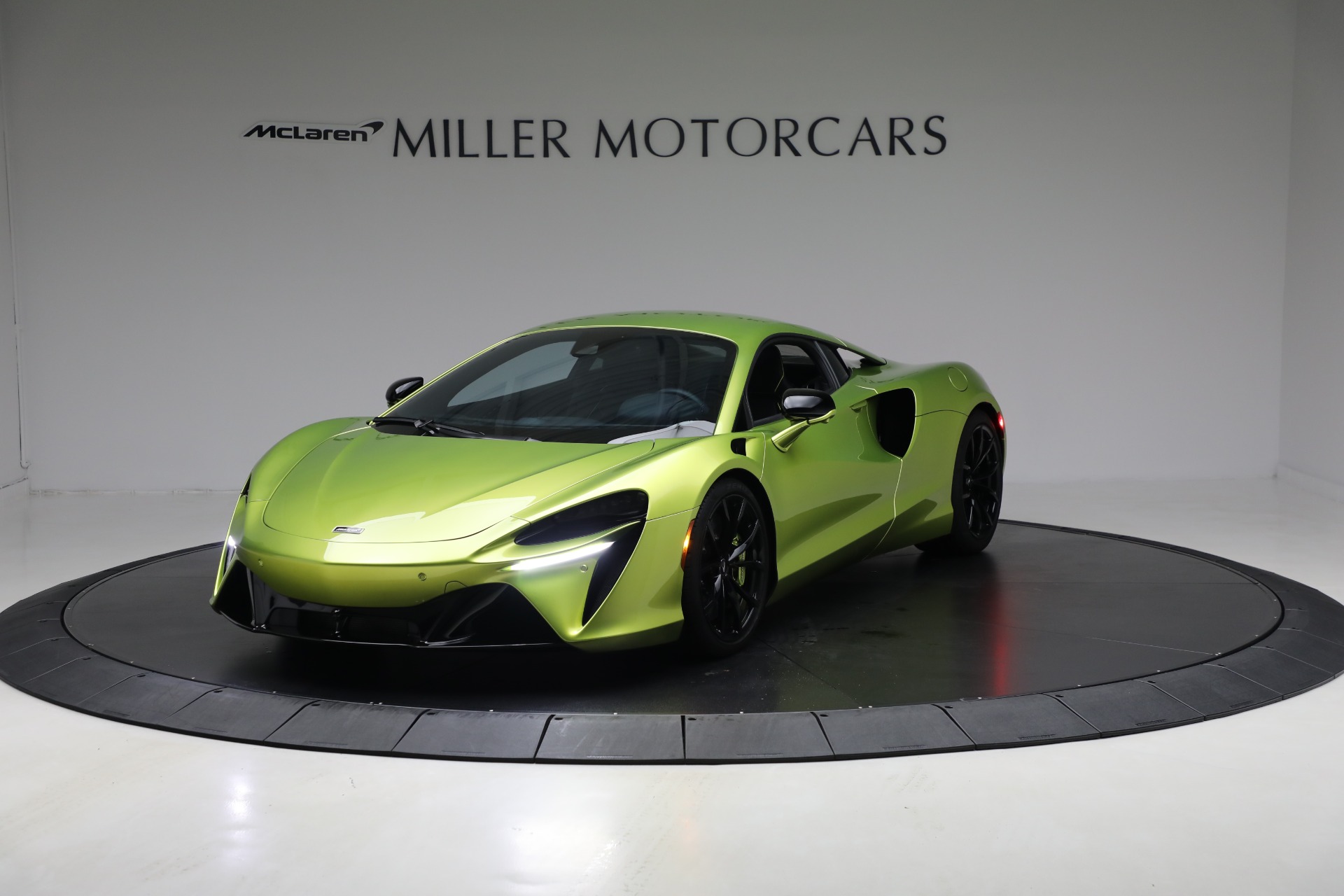 Used 2024 McLaren Artura TechLux for sale $191,900 at Alfa Romeo of Westport in Westport CT 06880 1