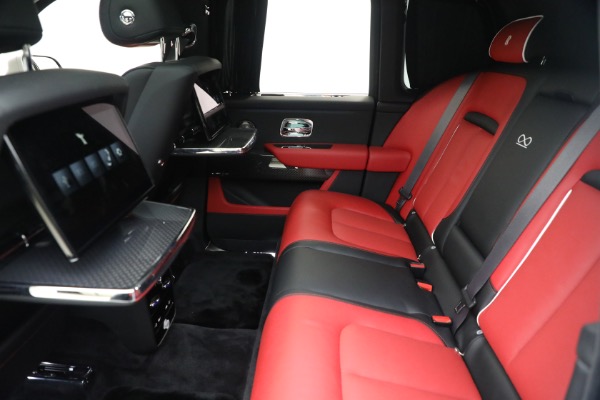 Used 2025 Rolls-Royce Black Badge Cullinan for sale $479,900 at Alfa Romeo of Westport in Westport CT 06880 24