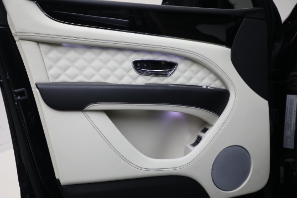 Used 2023 Bentley Bentayga Azure V8 for sale Sold at Alfa Romeo of Westport in Westport CT 06880 19