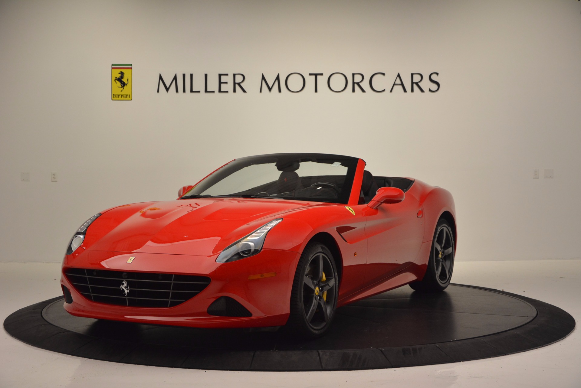 Used 2016 Ferrari California T for sale Sold at Alfa Romeo of Westport in Westport CT 06880 1