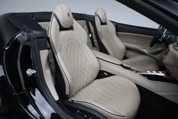 Used 2016 Ferrari California T for sale $122,900 at Alfa Romeo of Westport in Westport CT 06880 21
