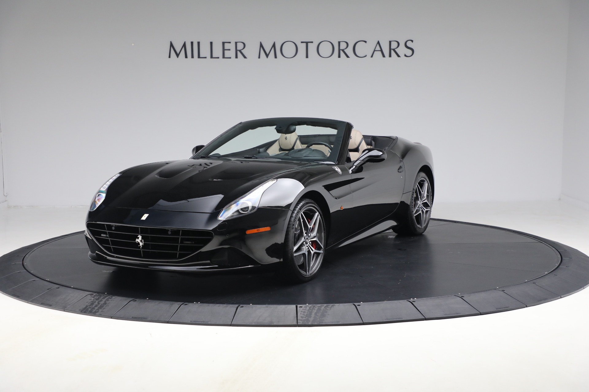 Used 2016 Ferrari California T for sale $122,900 at Alfa Romeo of Westport in Westport CT 06880 1