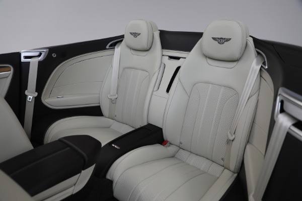 Used 2022 Bentley Continental GTC V8 for sale $225,900 at Alfa Romeo of Westport in Westport CT 06880 24