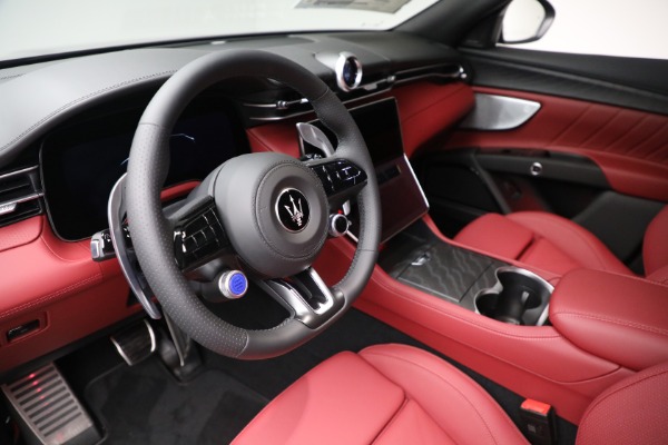 New 2025 Maserati Grecale for sale $84,856 at Alfa Romeo of Westport in Westport CT 06880 13