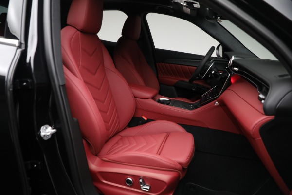 New 2025 Maserati Grecale for sale $84,856 at Alfa Romeo of Westport in Westport CT 06880 17