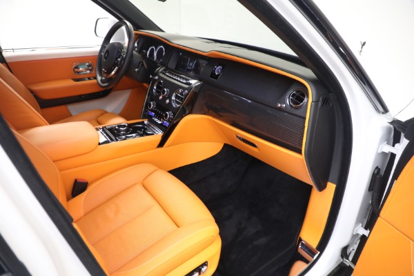 Used 2022 Rolls-Royce Black Badge Cullinan for sale $315,900 at Alfa Romeo of Westport in Westport CT 06880 21