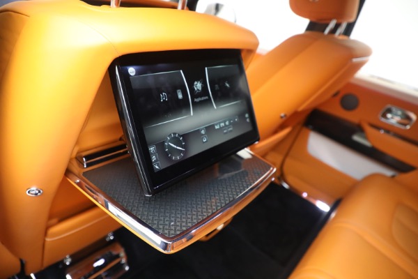 Used 2022 Rolls-Royce Black Badge Cullinan for sale $315,900 at Alfa Romeo of Westport in Westport CT 06880 26