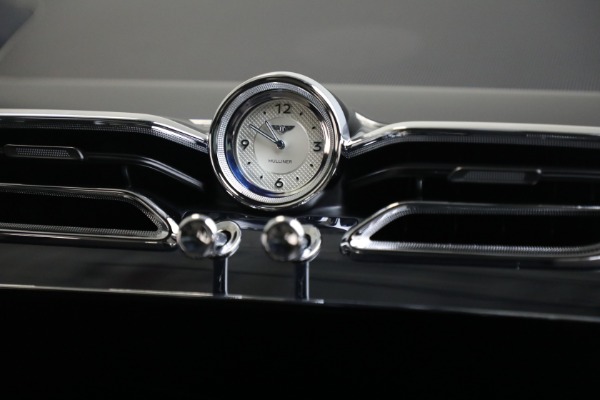 New 2025 Bentley Bentayga EWB Mulliner V8 for sale Sold at Alfa Romeo of Westport in Westport CT 06880 25