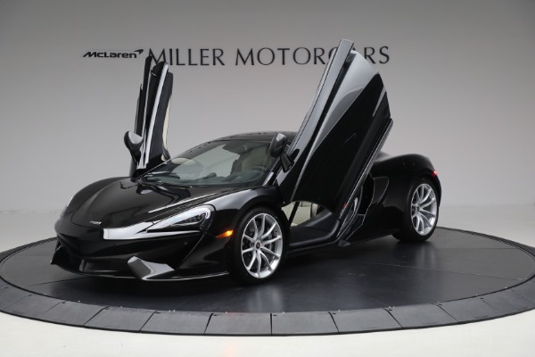 Used 2018 McLaren 570S Spider for sale Sold at Alfa Romeo of Westport in Westport CT 06880 14