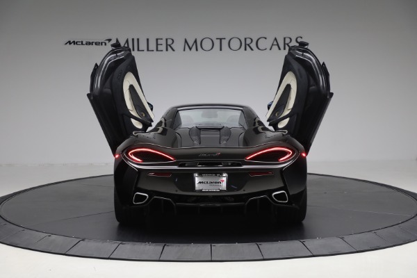 Used 2018 McLaren 570S Spider for sale Sold at Alfa Romeo of Westport in Westport CT 06880 17