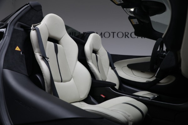 Used 2018 McLaren 570S Spider for sale Sold at Alfa Romeo of Westport in Westport CT 06880 24