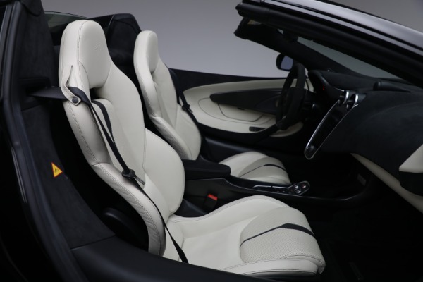 Used 2018 McLaren 570S Spider for sale Sold at Alfa Romeo of Westport in Westport CT 06880 25